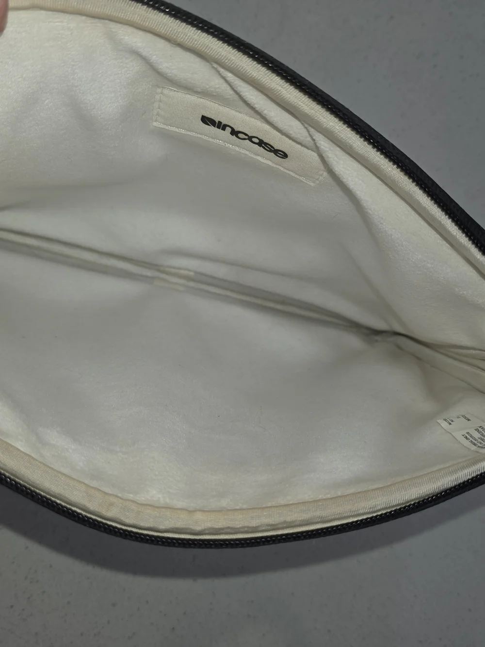 Incase Black Zippered Tablet Sleeve